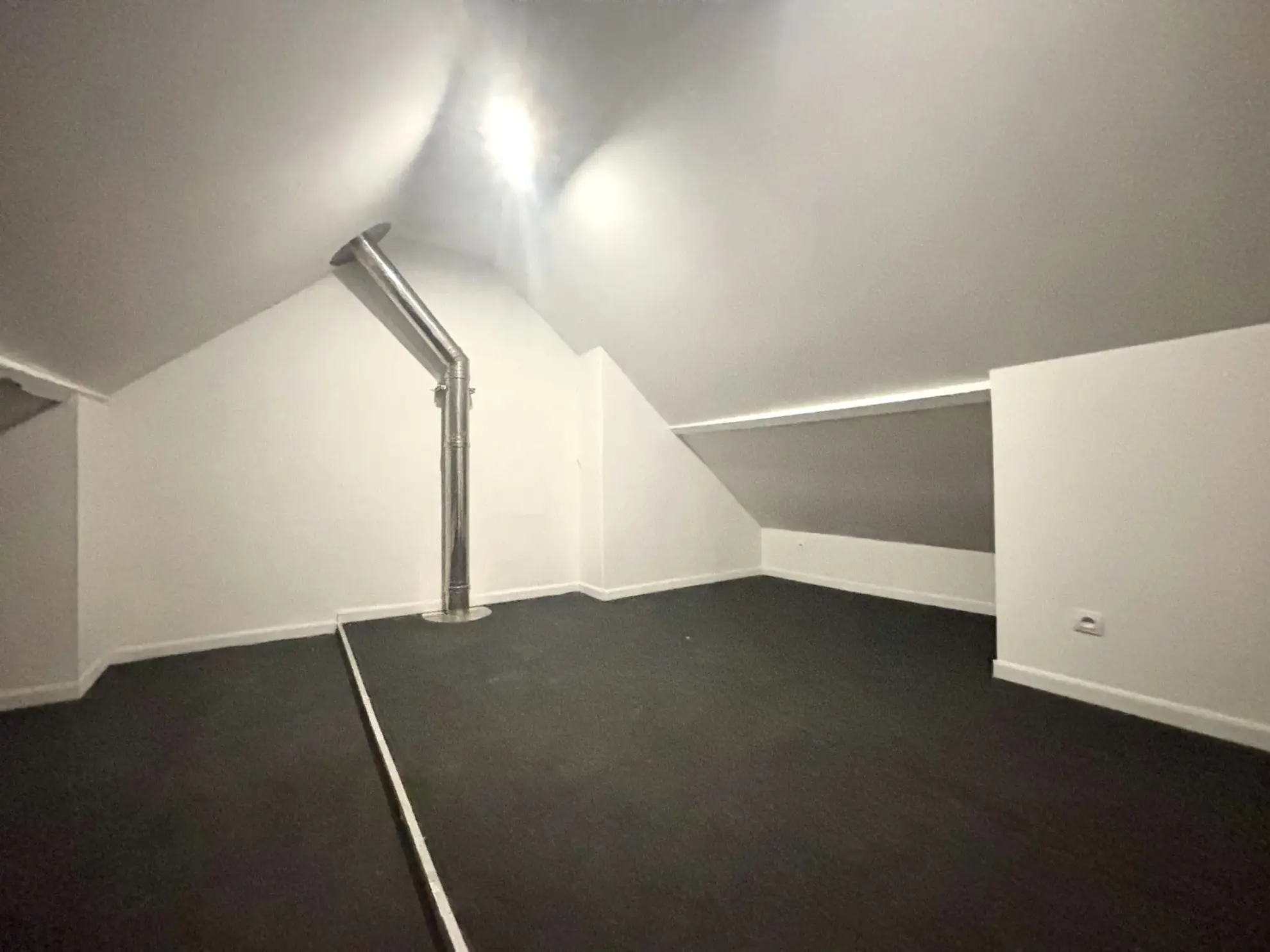Maison lumineuse de 130m² avec 4 chambres, terrasse et cave à Roubaix 