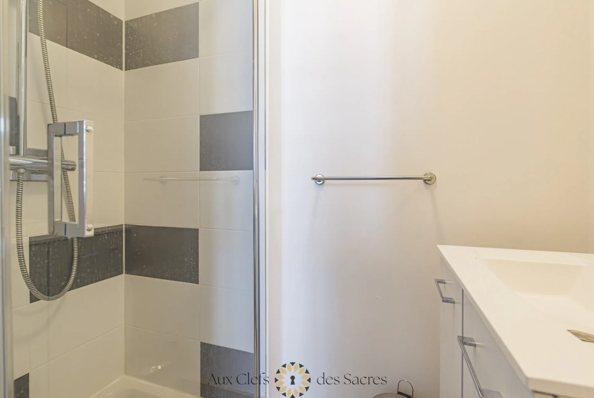 Appartement T5 lumineux à vendre à Reims – Dernier étage, 91 m² 
