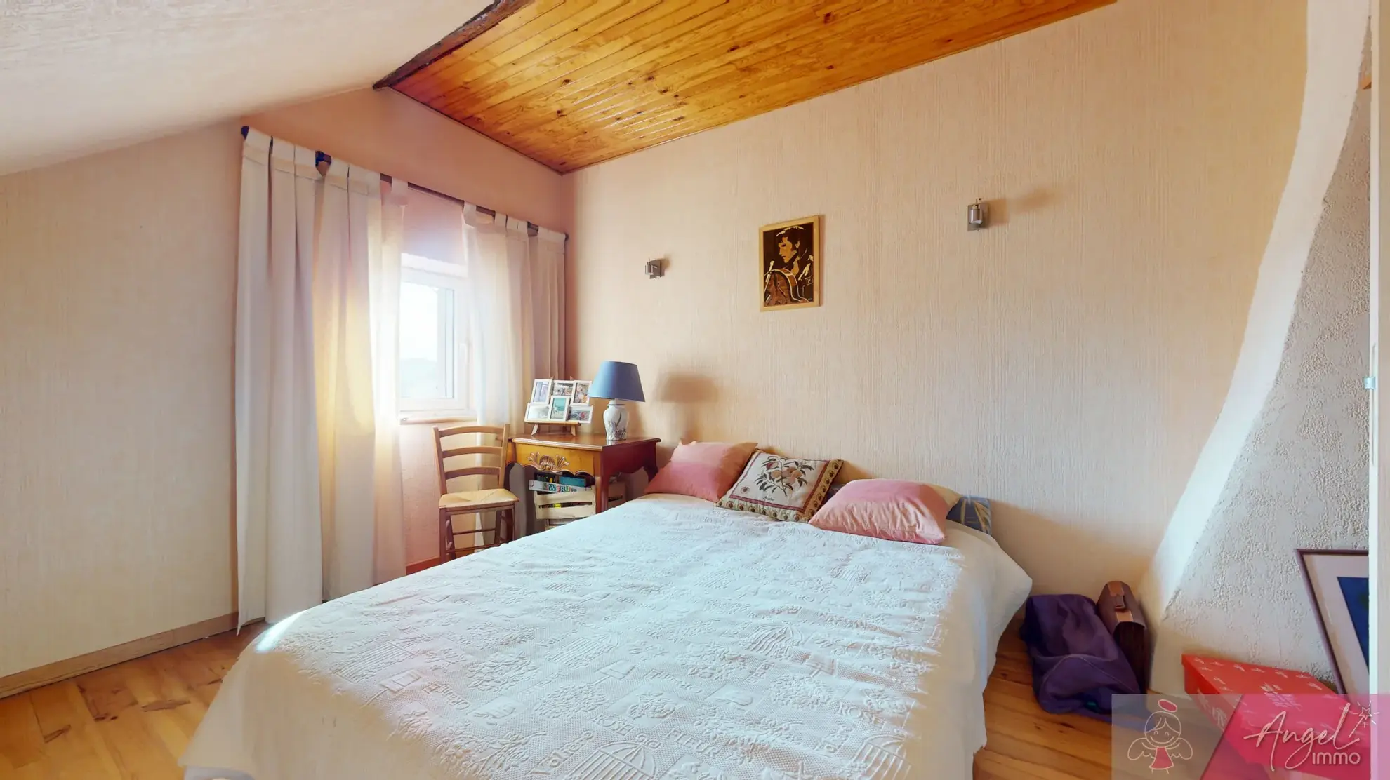 Maison en pierre avec piscine à Saligney, 154 m², vue imprenable 