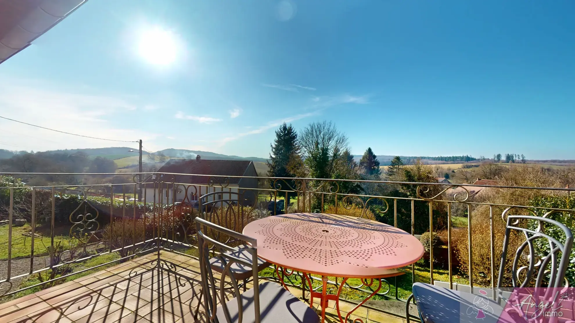 Maison en pierre avec piscine à Saligney, 154 m², vue imprenable 