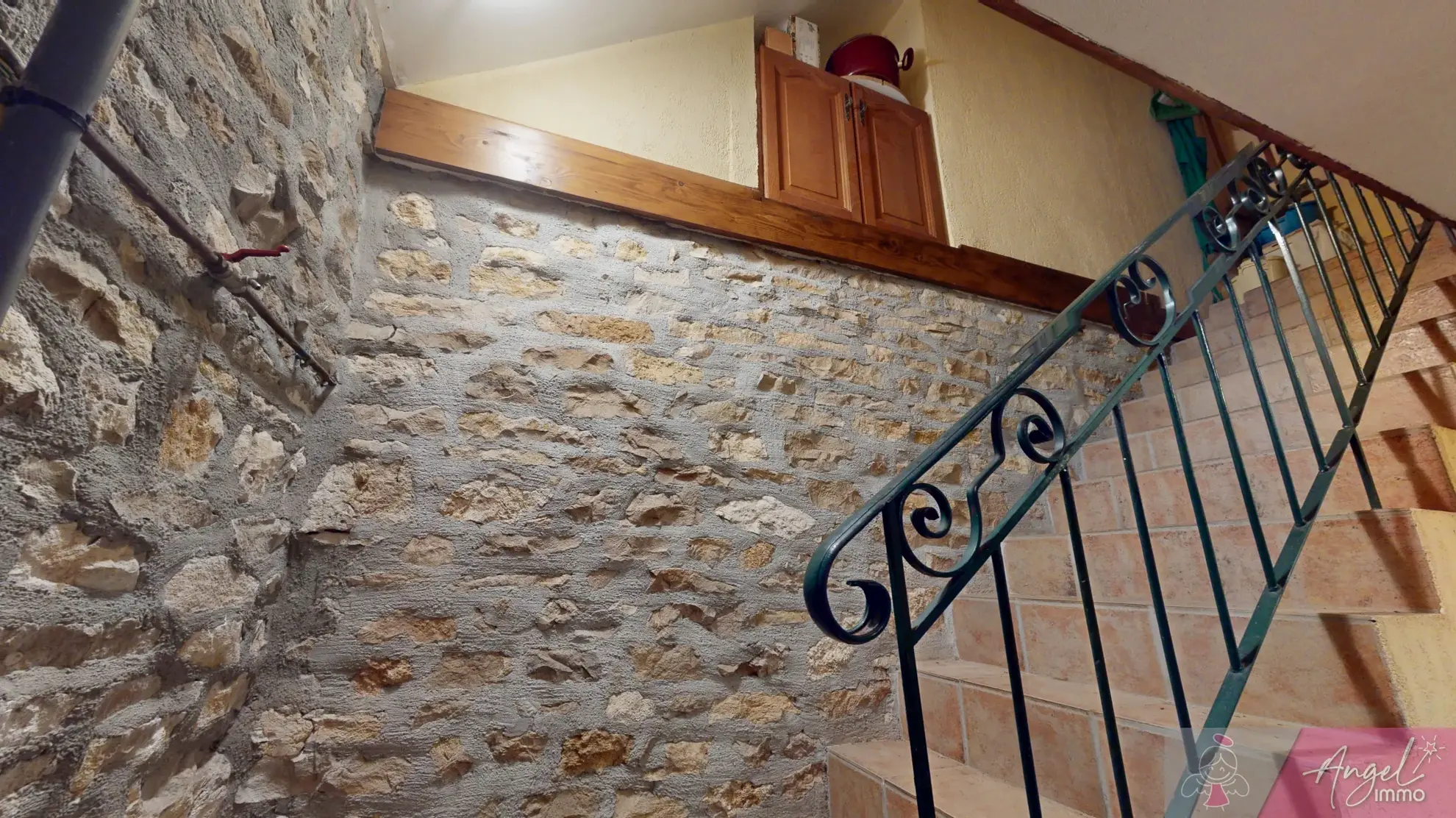 Maison en pierre avec piscine à Saligney, 154 m², vue imprenable 