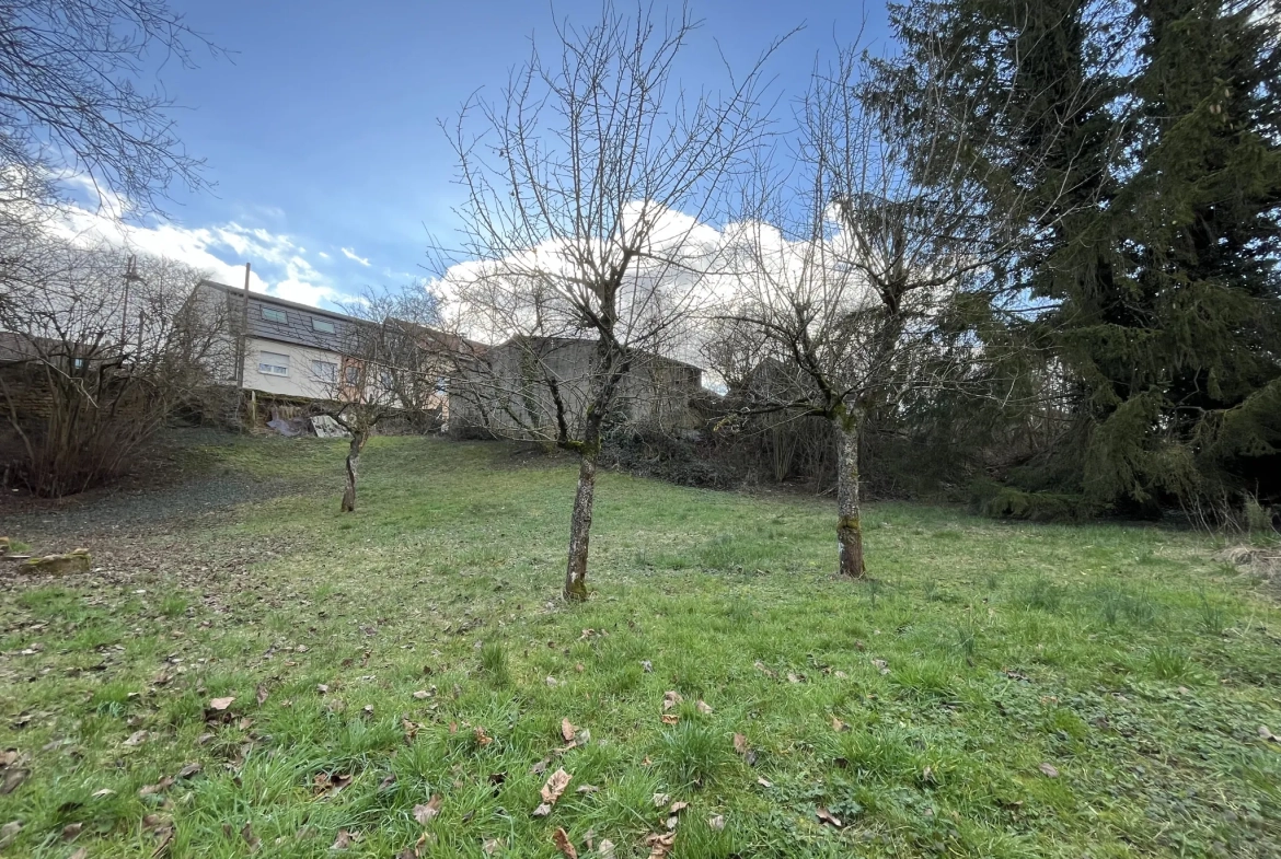 Terrain constructible de 550 m² à Malancourt-la-Montagne, proche école 
