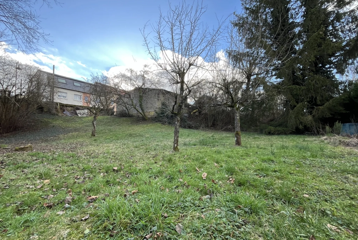 Terrain constructible de 550 m² à Malancourt-la-Montagne, proche école 