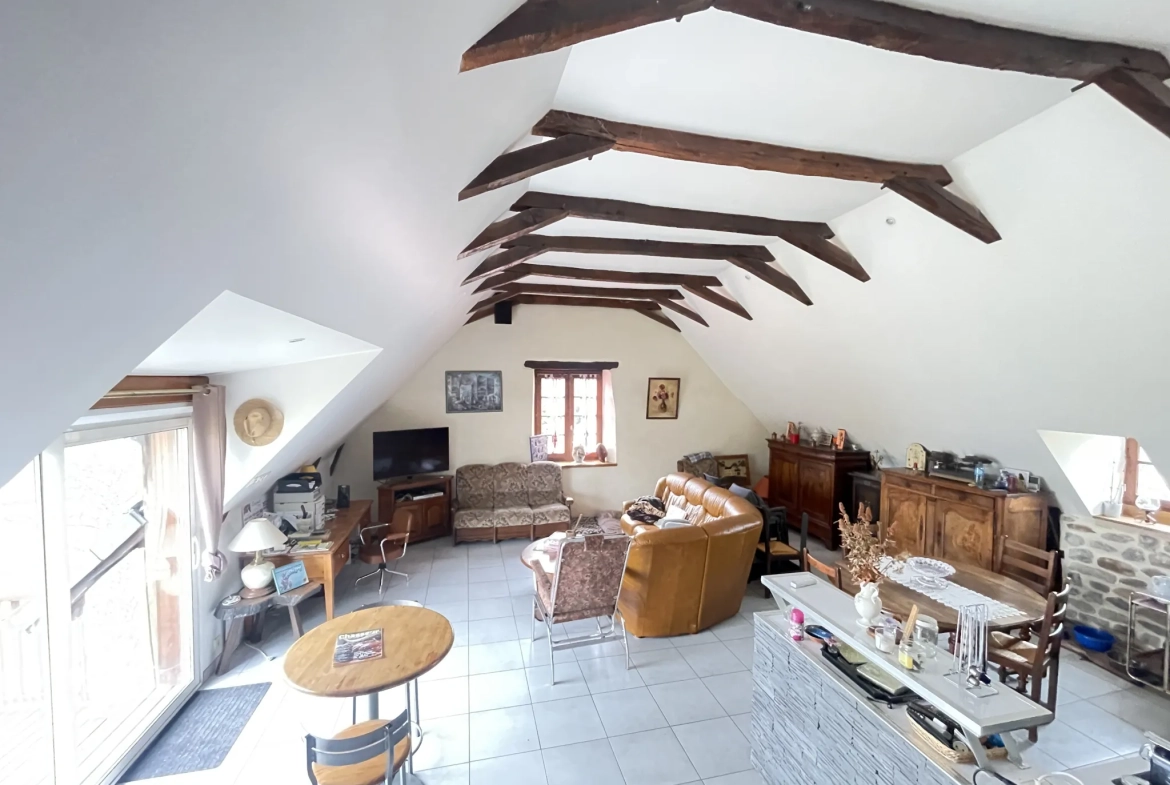 Charmante maison en pierre avec terrain à Rilhac-Xaintrie – 2 chambres, terrasse et garage 