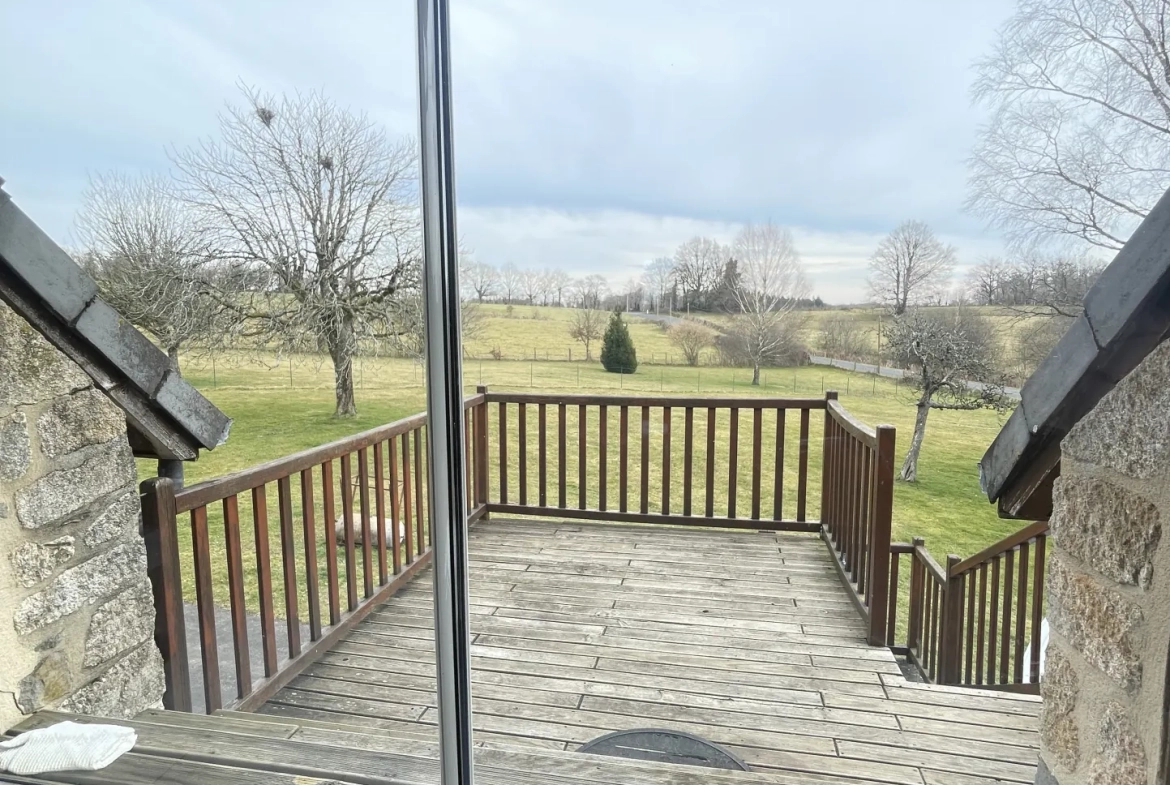 Charmante maison en pierre avec terrain à Rilhac-Xaintrie – 2 chambres, terrasse et garage 