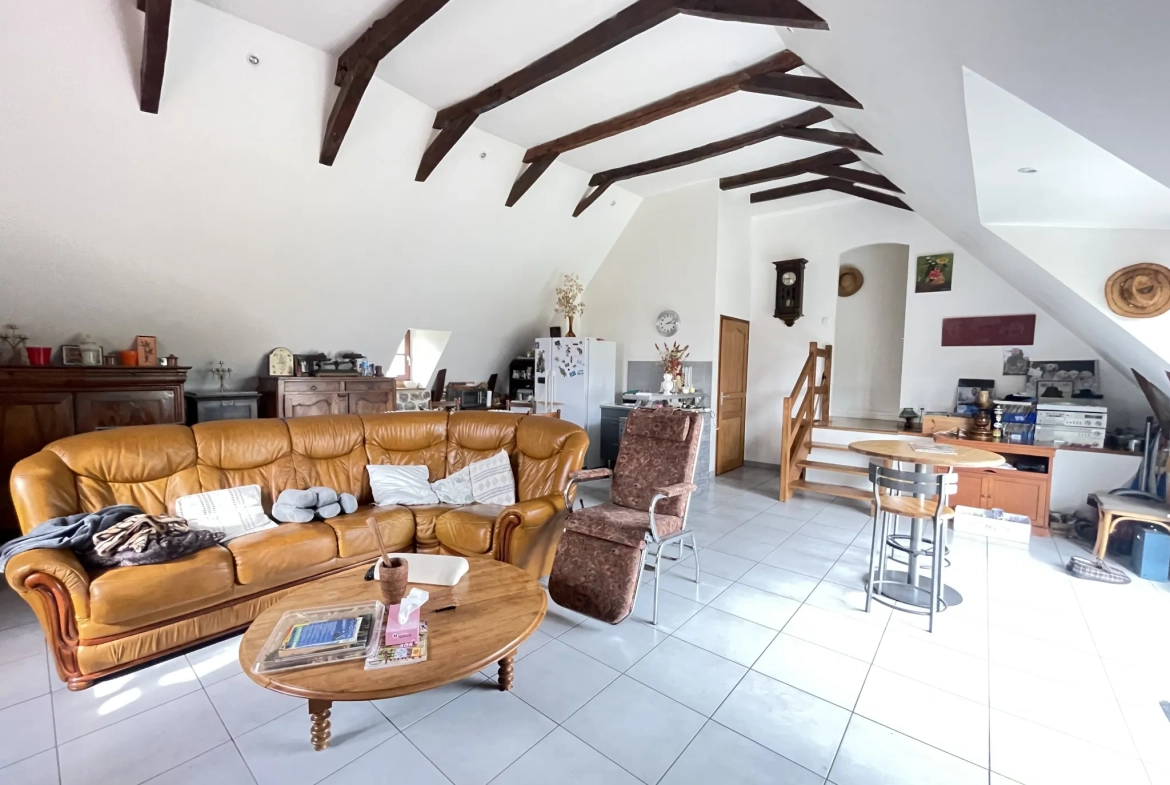 Charmante maison en pierre avec terrain à Rilhac-Xaintrie – 2 chambres, terrasse et garage 