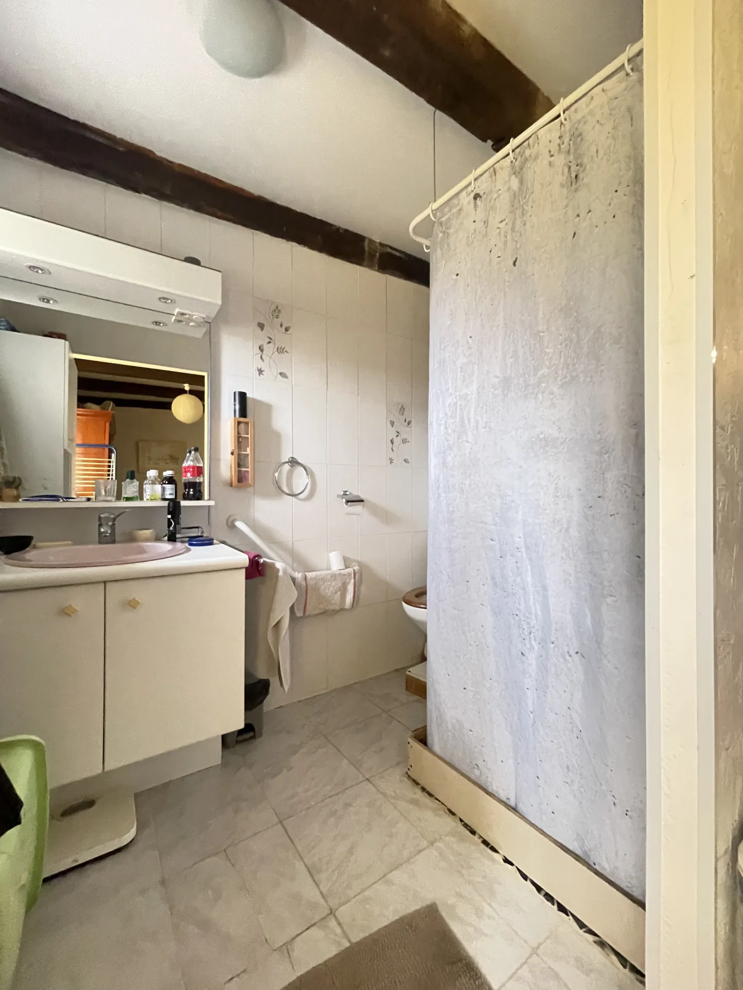 Charmante maison en pierre avec terrain à Rilhac-Xaintrie – 2 chambres, terrasse et garage 