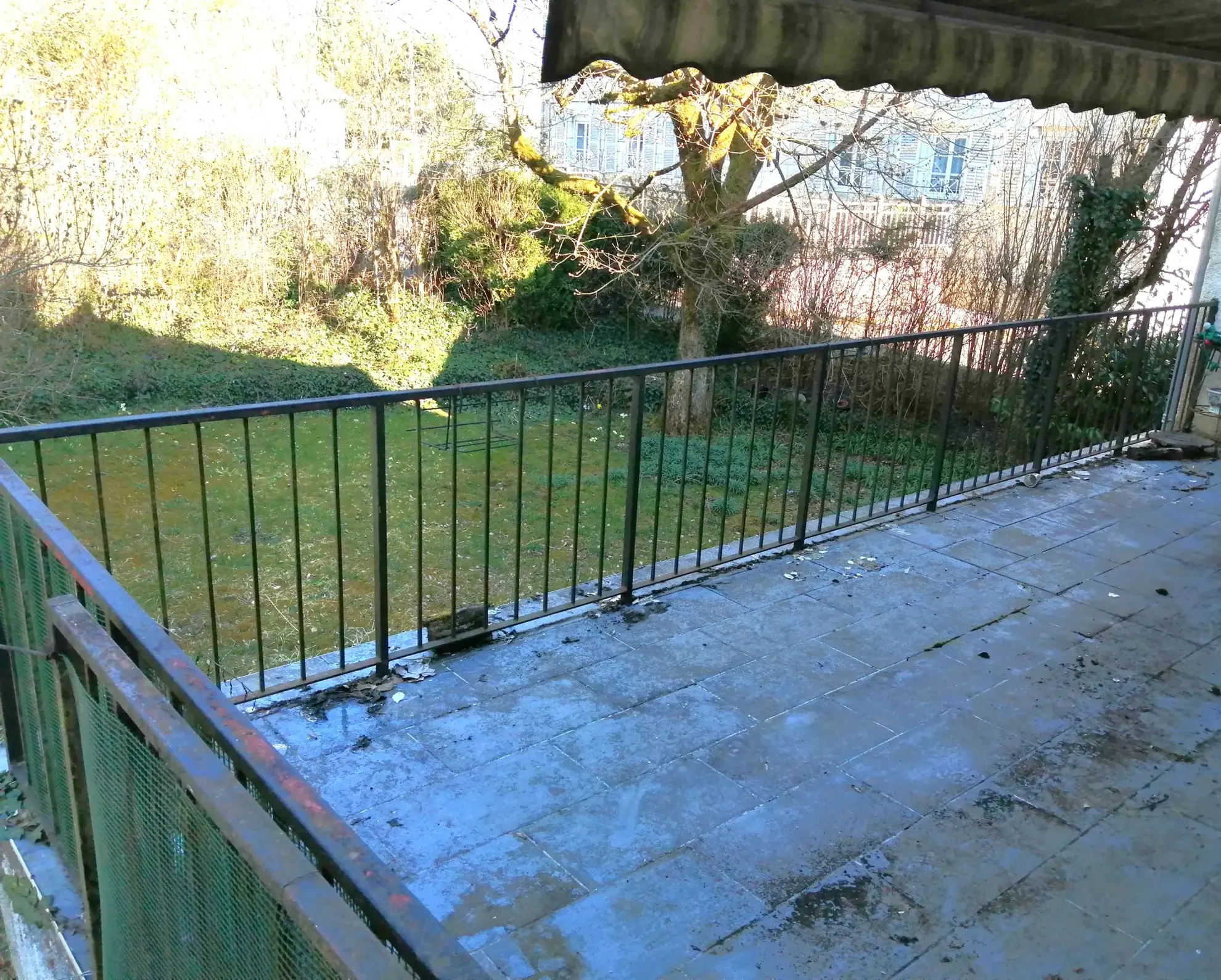 Maison spacieuse à Baume-les-Dames avec grand terrain et potentiel locatif 