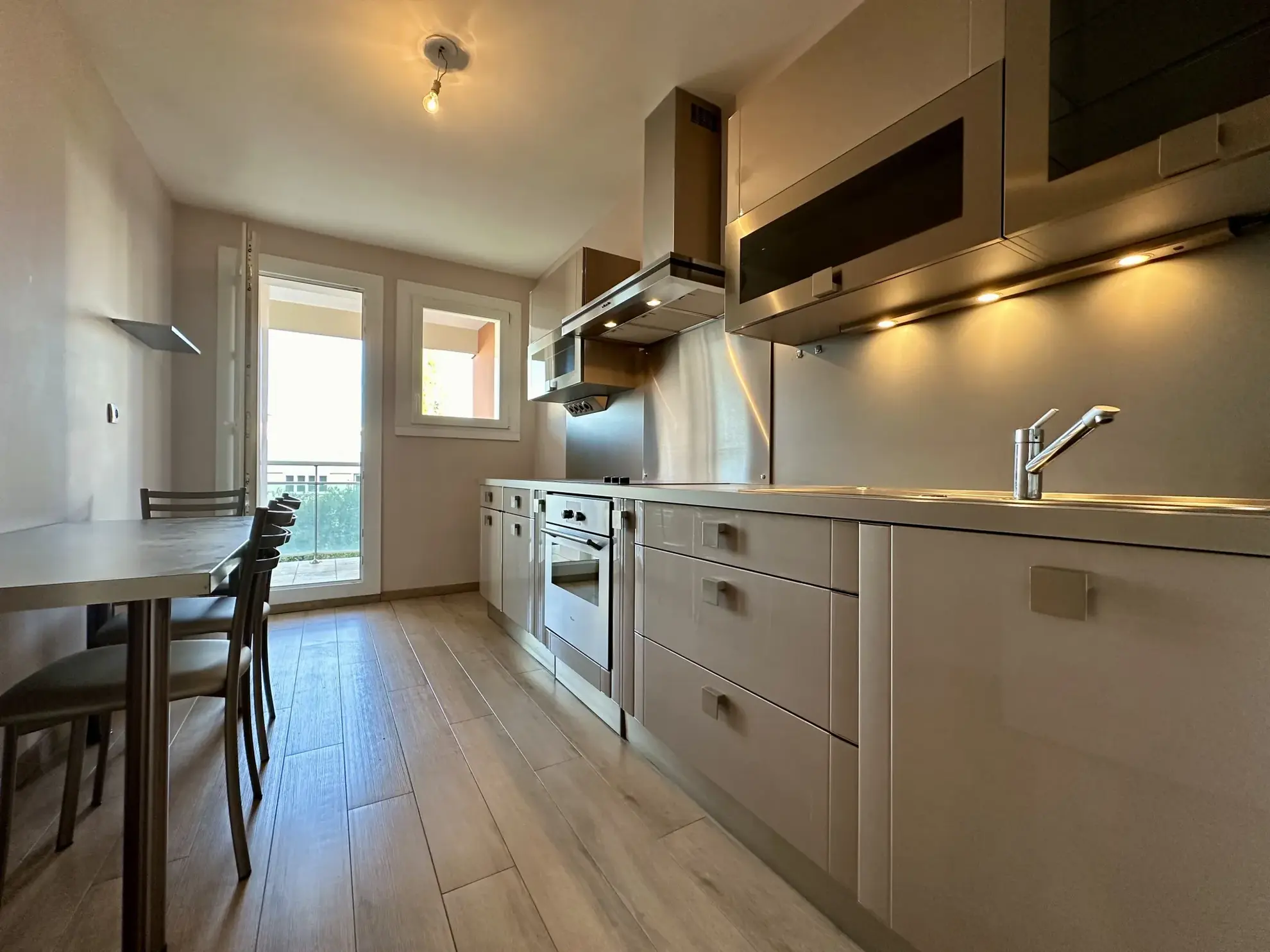 A vendre appartement 4 pièces avec balcon à Clermont-Ferrand proche commodités 