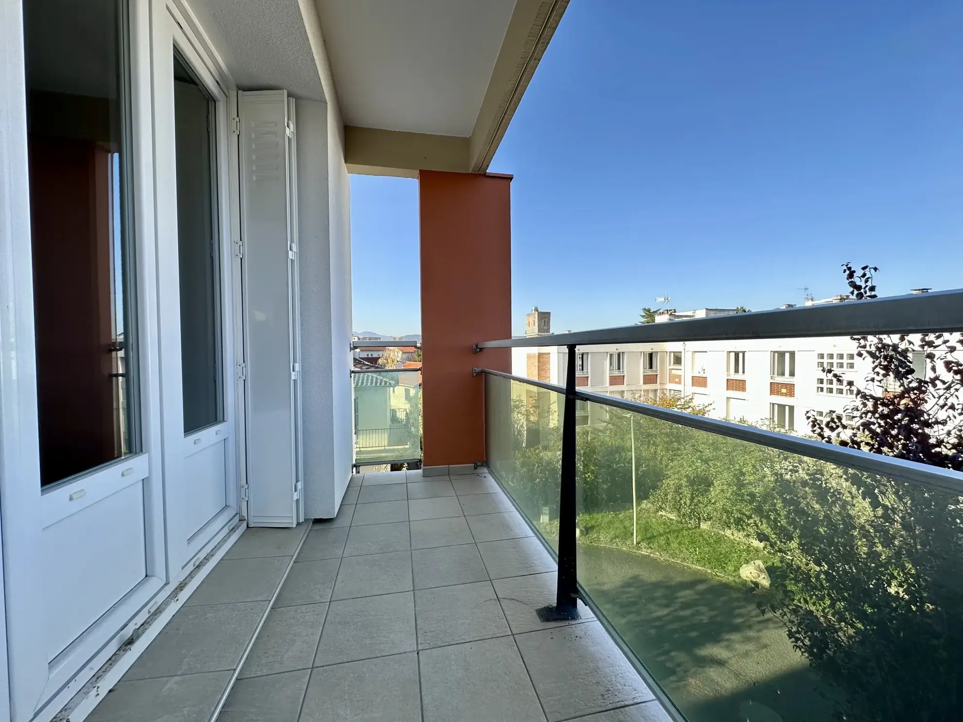A vendre appartement 4 pièces avec balcon à Clermont-Ferrand proche commodités 