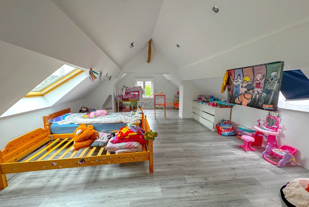Longère rénovée à Bellaing - Maison familiale avec jardin et dépendance 
