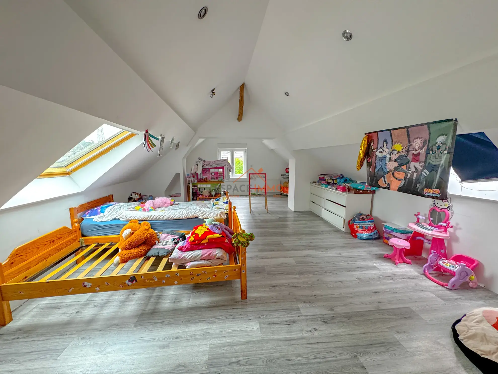 Longère rénovée à Bellaing - Maison familiale avec jardin et dépendance 
