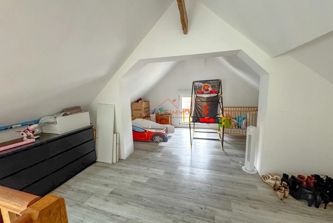 Longère rénovée à Bellaing - Maison familiale avec jardin et dépendance 