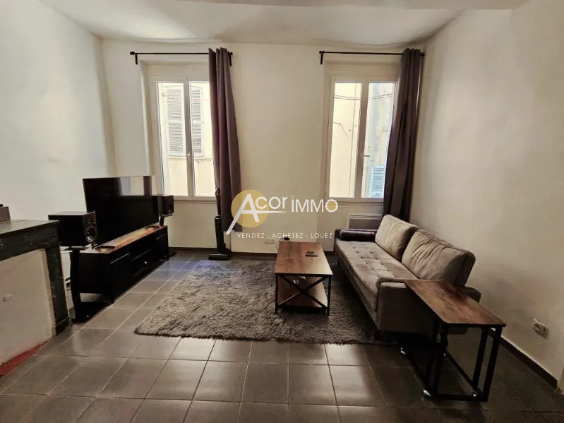 Appartement de 49 m² en vente au cœur de Toulon, proche port et commodités 