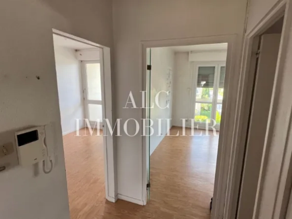 Appartement T4 de 74 m² à Montsort, Alençon avec parking et cave