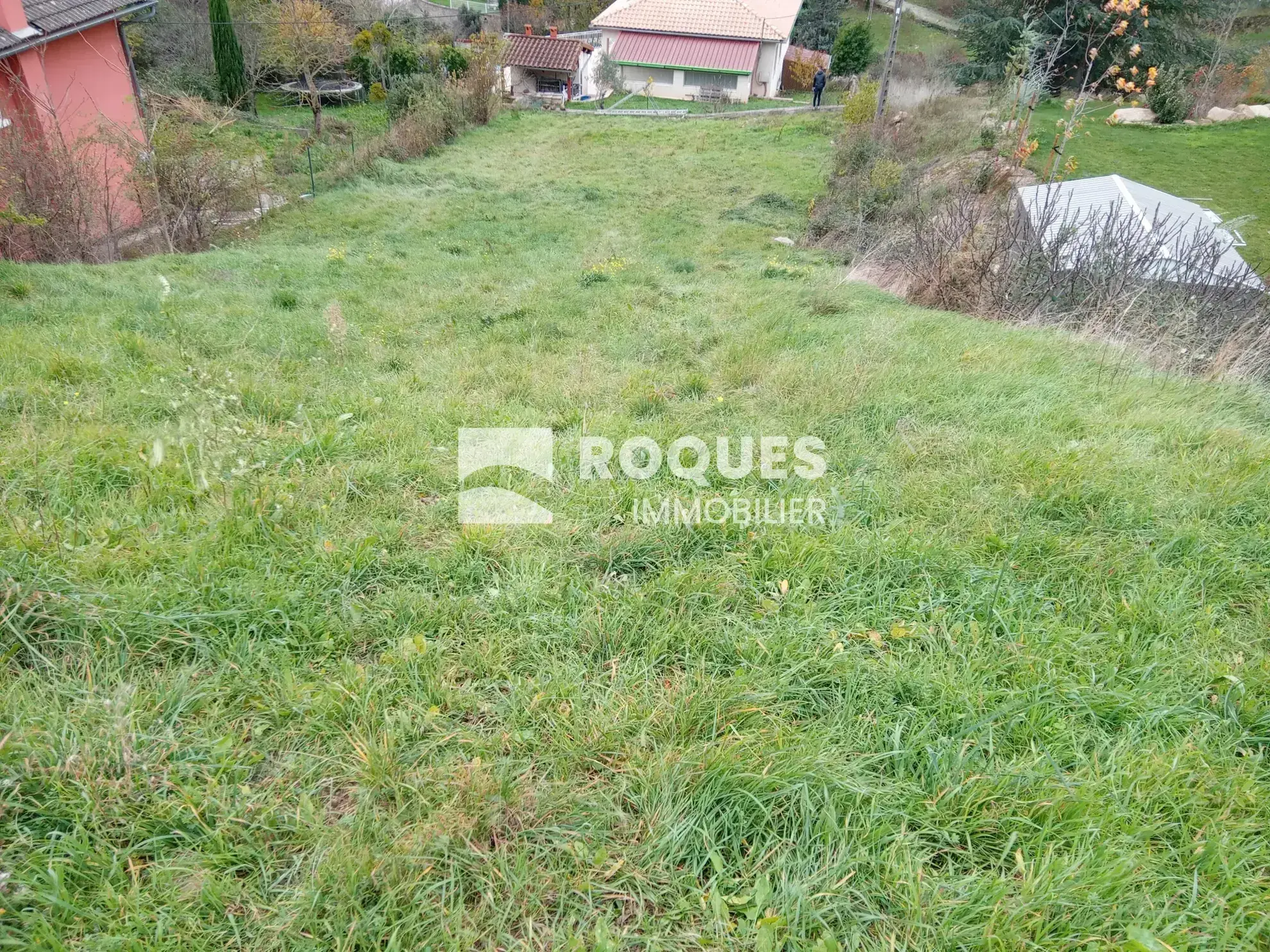 Terrain constructible de 939 m² à Millau avec vue panoramique 