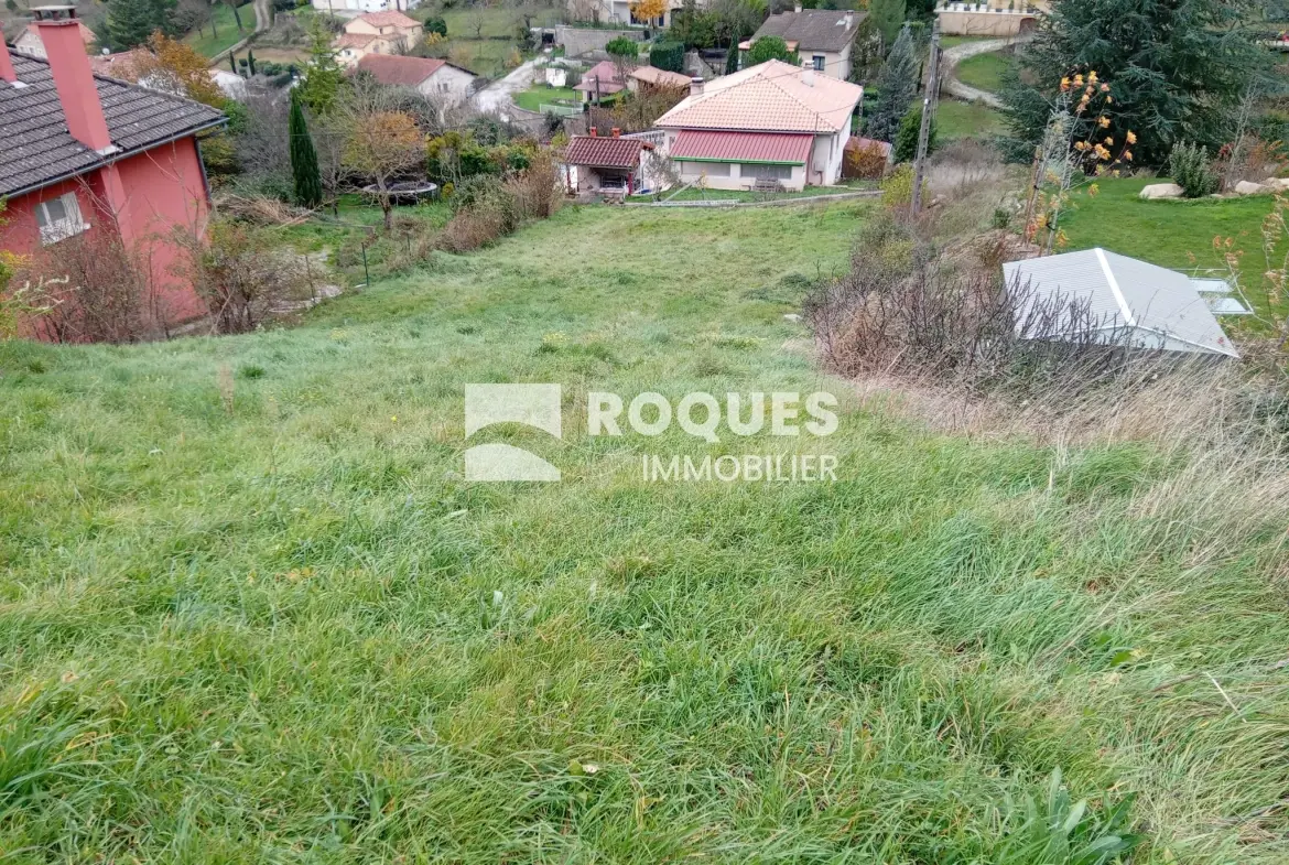 Terrain constructible de 939 m² à Millau avec vue panoramique 