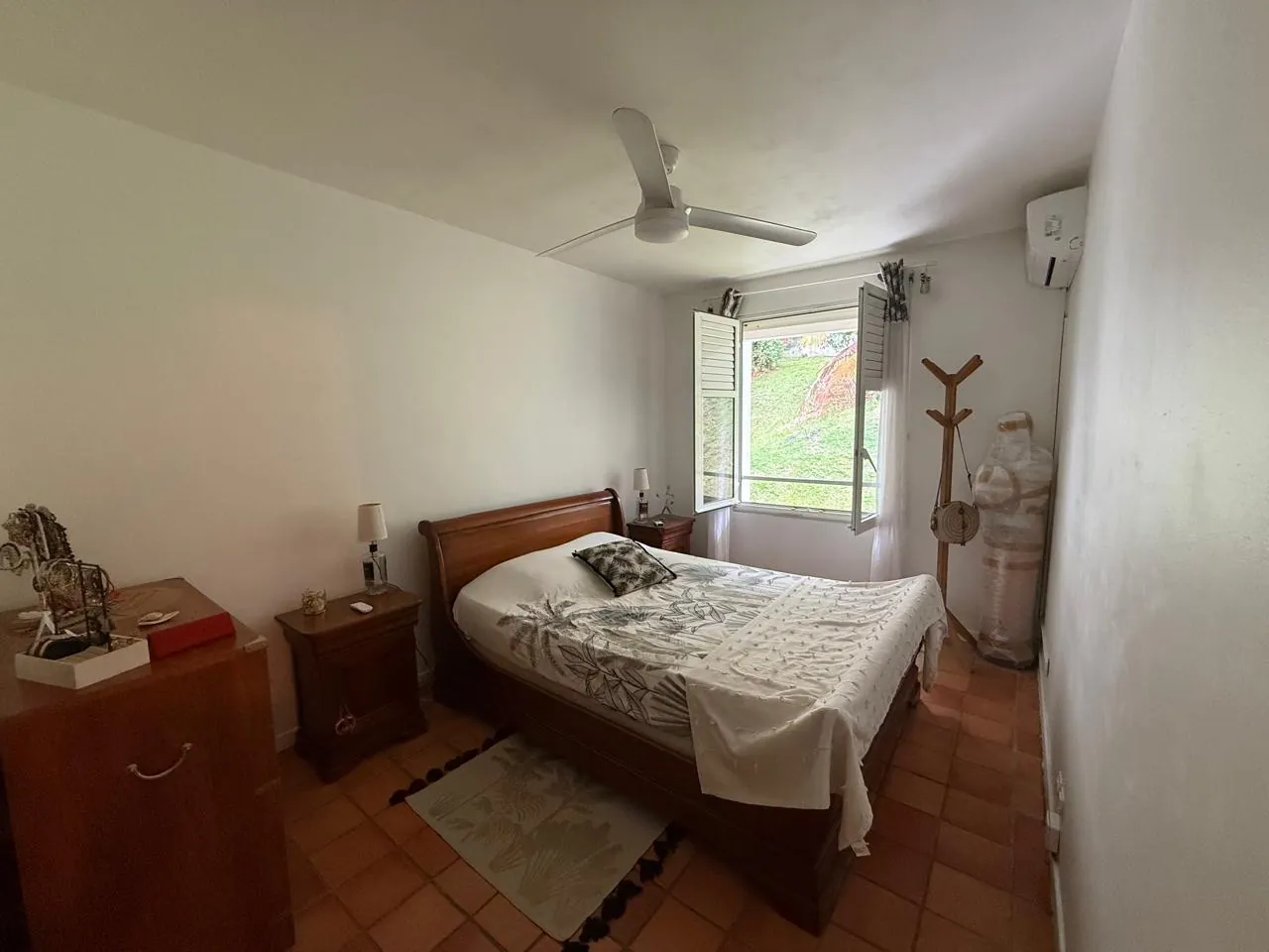 Appartement T4 avec terrasse et parking sécurisé à Riviere Salee 