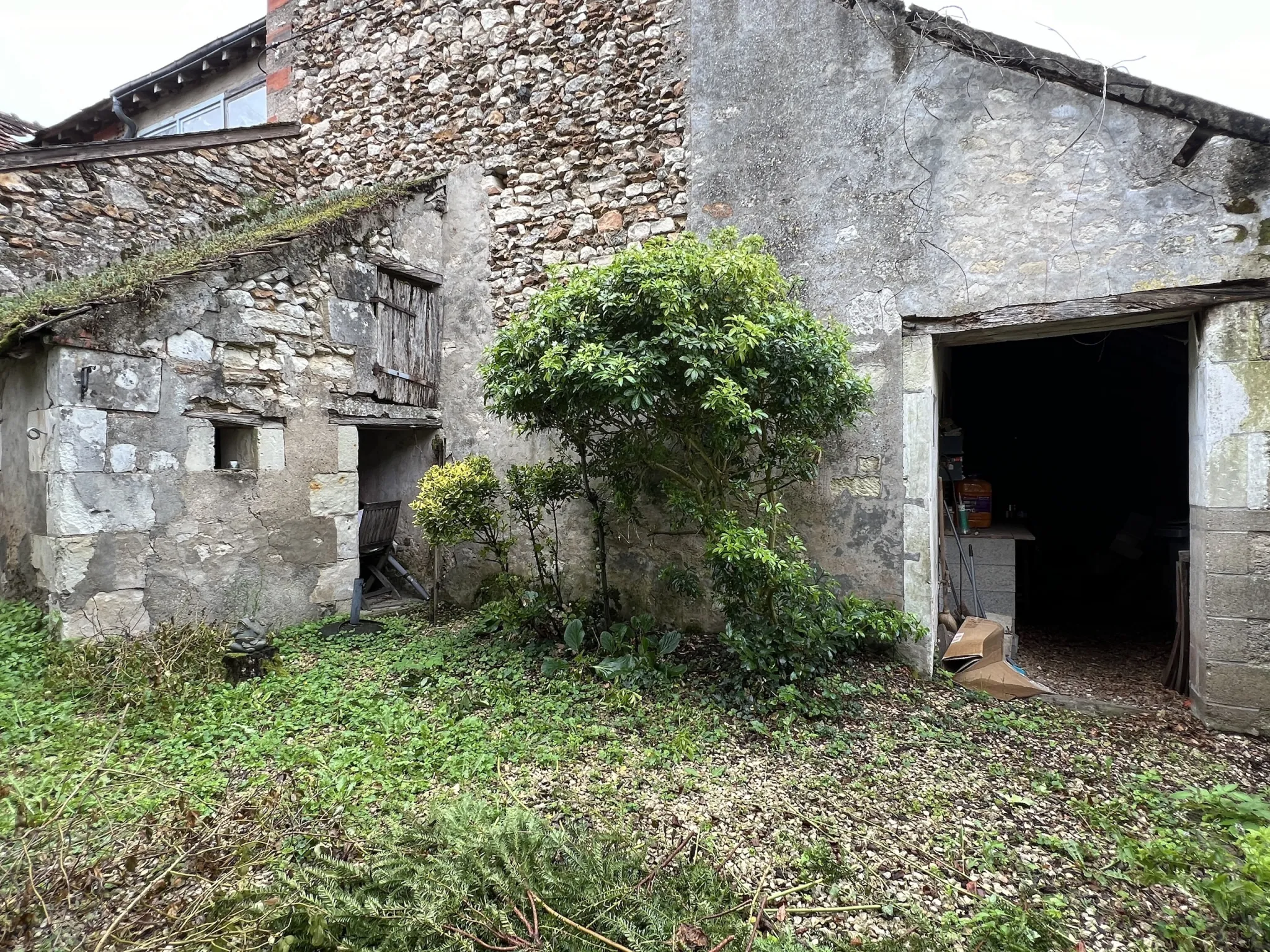 Maison à rénover à Yzeures-sur-Creuse avec fort potentiel pour investissement ou résidence principale 