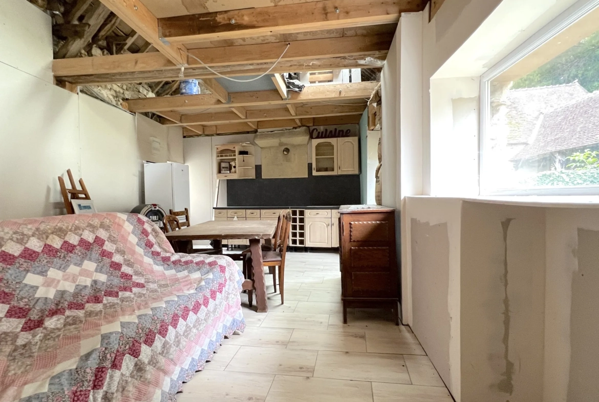 Maison à rénover à Yzeures-sur-Creuse avec fort potentiel pour investissement ou résidence principale 