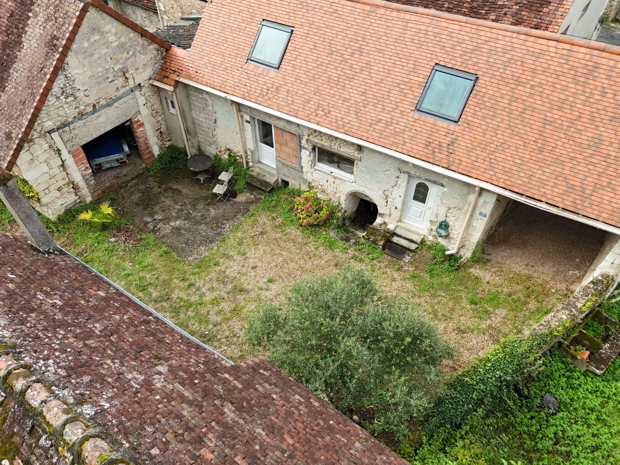 Maison à rénover à Yzeures-sur-Creuse avec fort potentiel pour investissement ou résidence principale 