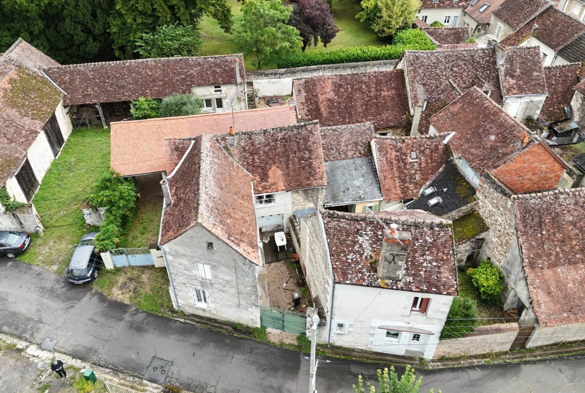 Maison à rénover à Yzeures-sur-Creuse avec fort potentiel pour investissement ou résidence principale 