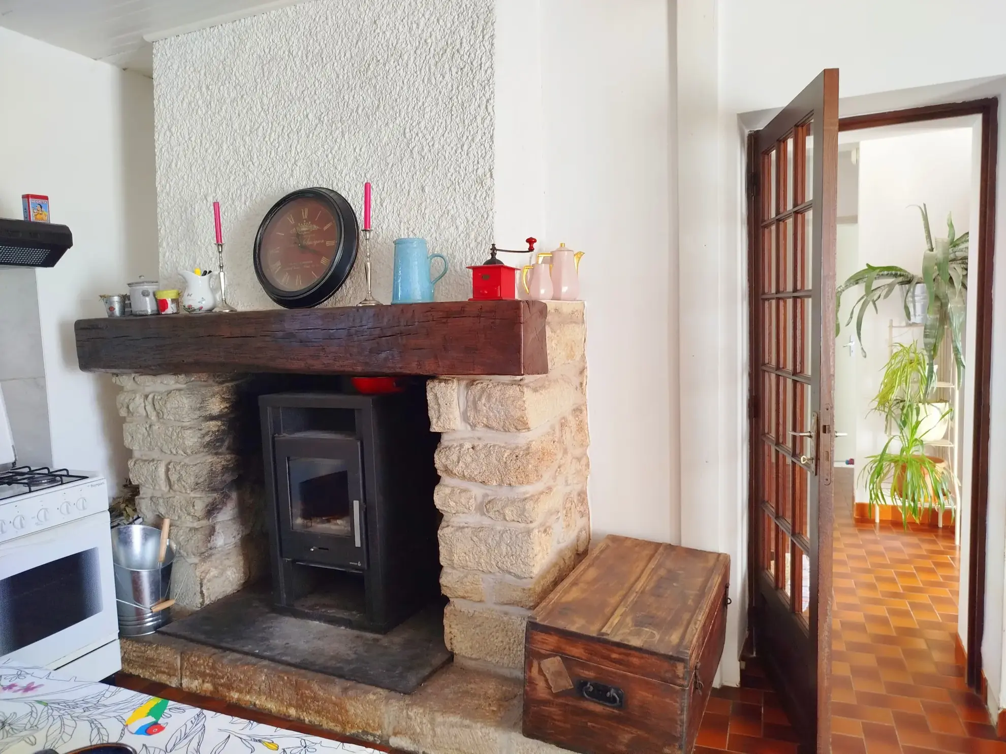 Maison à rénover avec dépendance sur 3024 m² à Ste Radegonde 