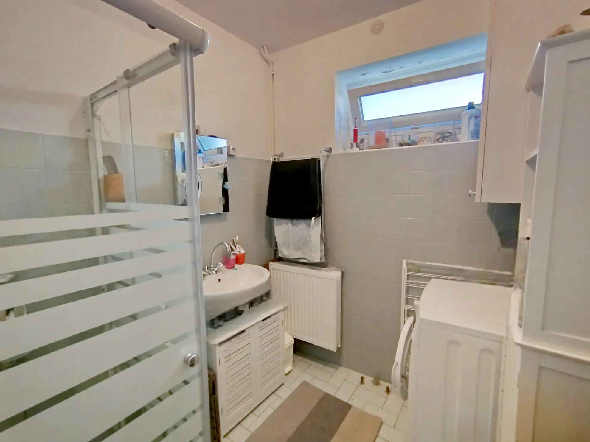 Maison à rénover avec dépendance sur 3024 m² à Ste Radegonde 