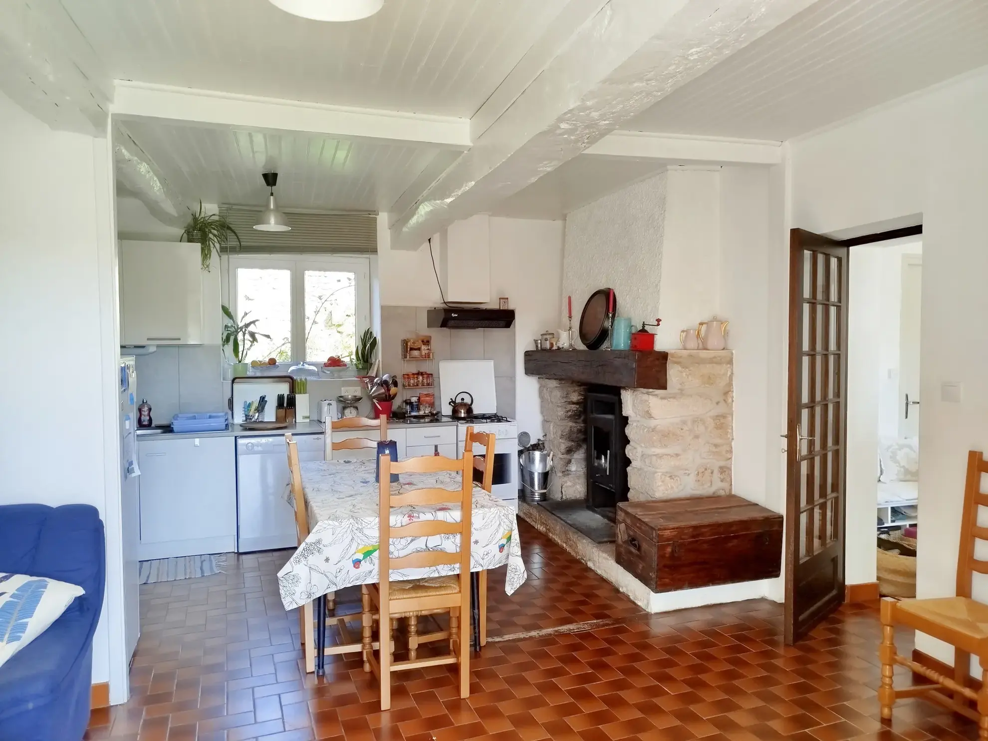 Maison à rénover avec dépendance sur 3024 m² à Ste Radegonde 