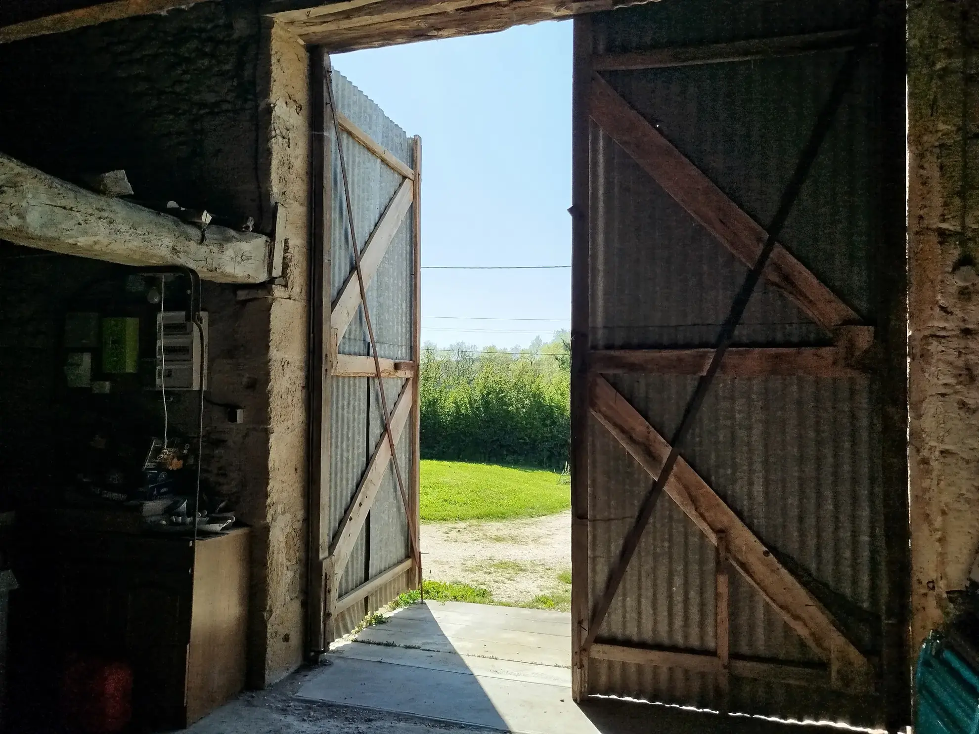 Maison à rénover avec dépendance sur 3024 m² à Ste Radegonde 