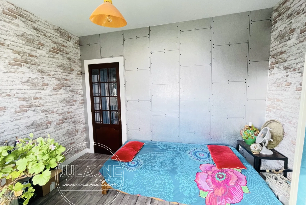 Maison à Couzeix de 86 m² avec terrasse, garage et 3 chambres 