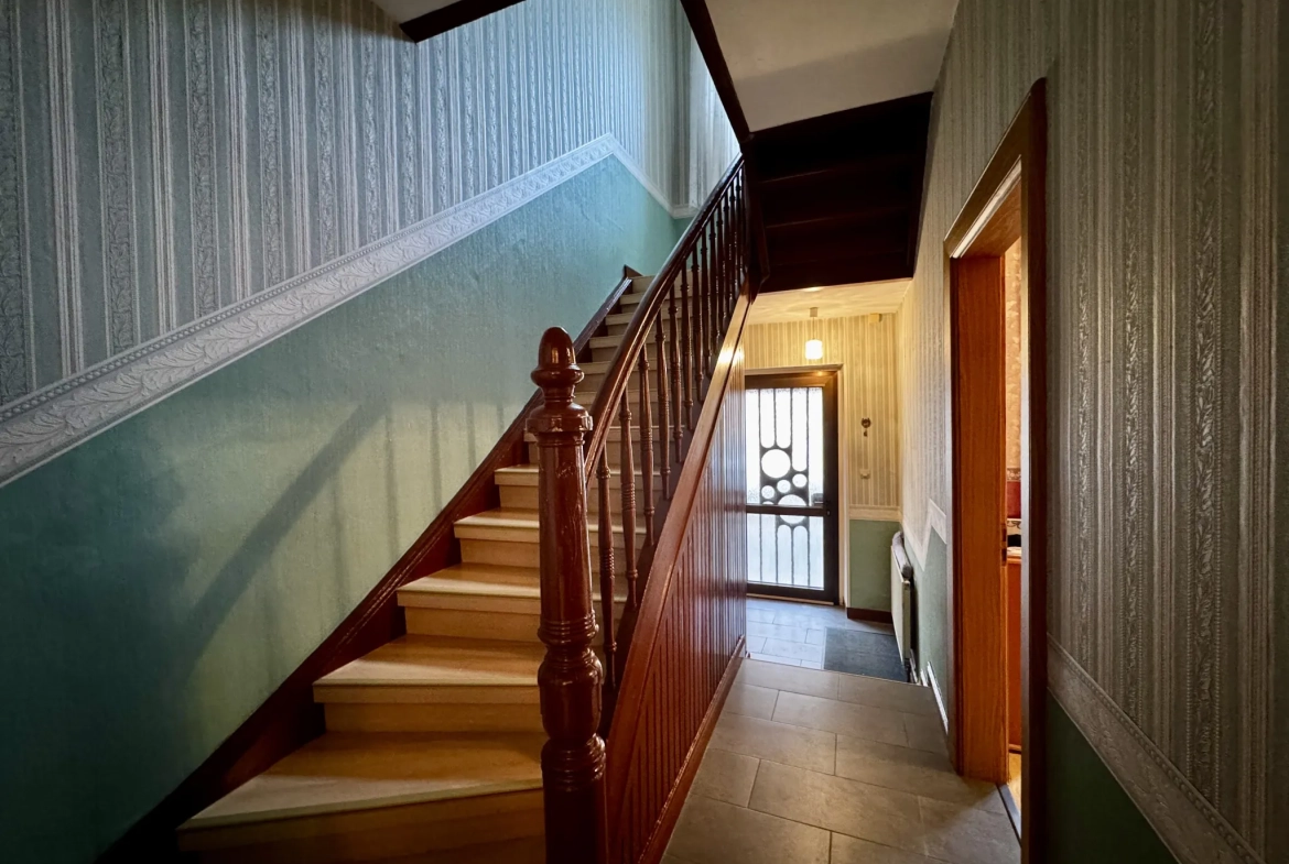 Maison mitoyenne de 143,29 m² avec dépendance, garage et jardin à Freyming-Merlebach 