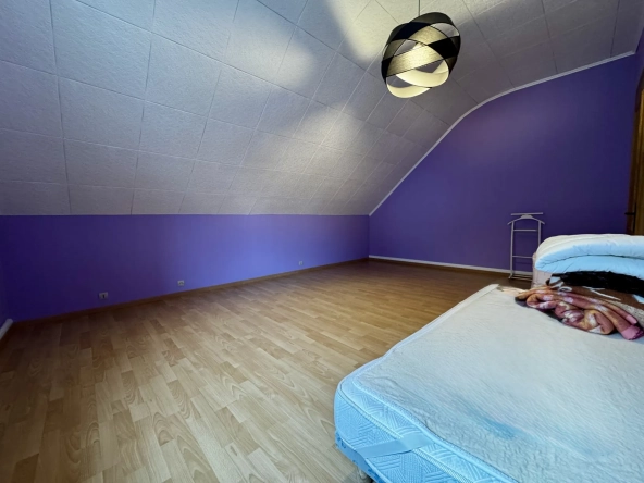 Maison mitoyenne de 143,29 m² avec dépendance, garage et jardin à Freyming-Merlebach 