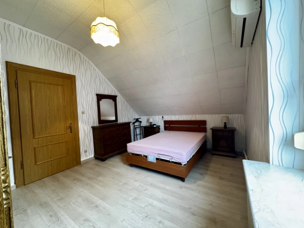 Maison mitoyenne de 143,29 m² avec dépendance, garage et jardin à Freyming-Merlebach 