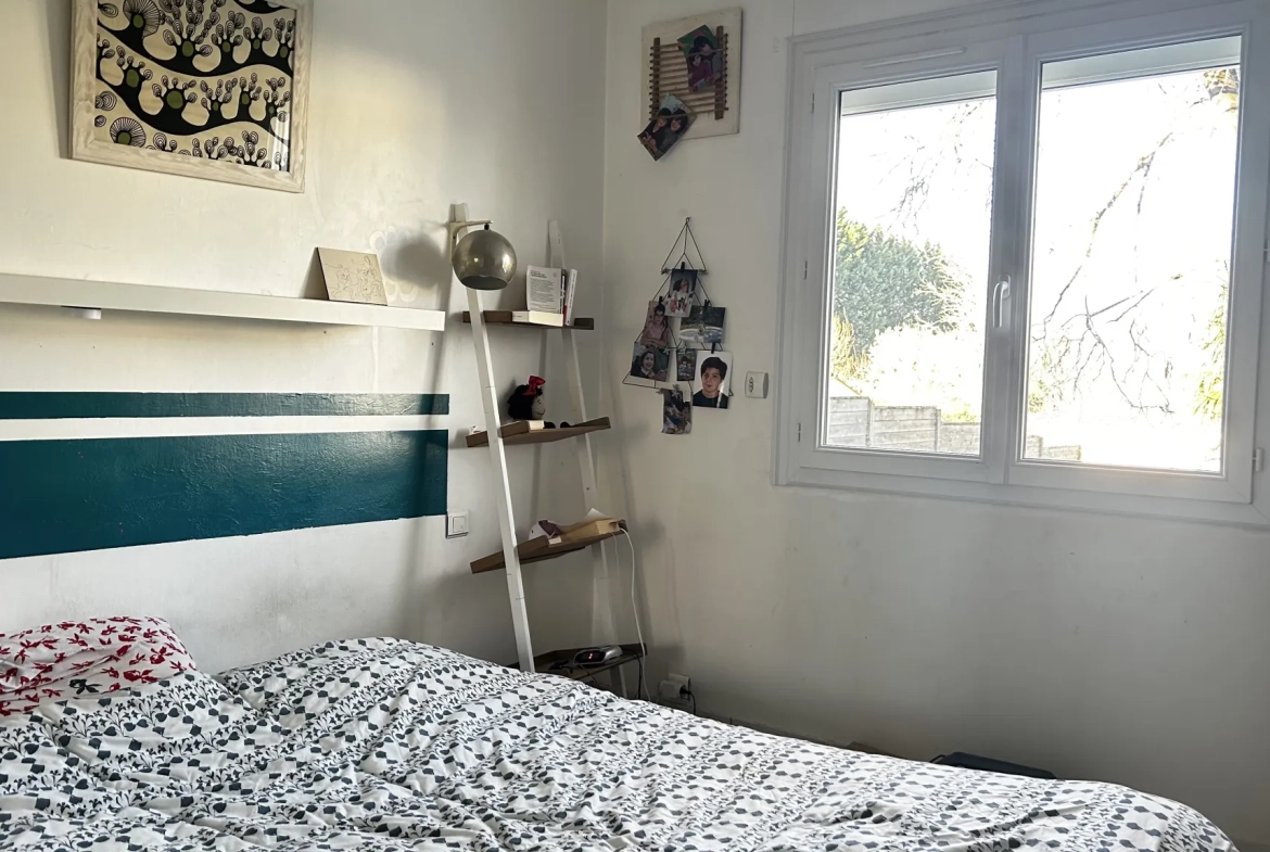 Maison de plain-pied avec piscine à Bessines proche du centre-ville 