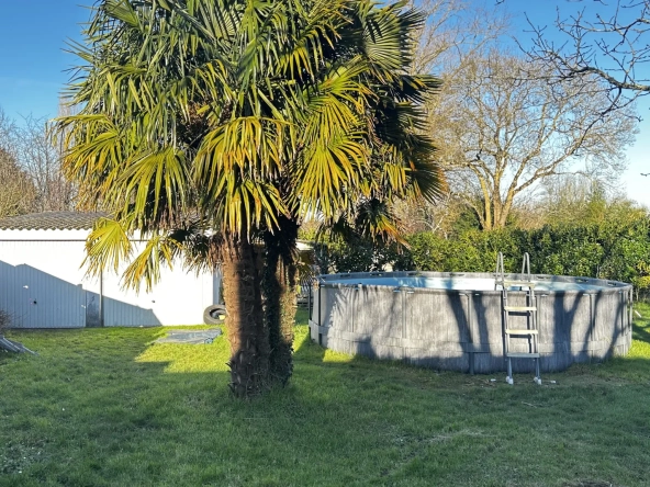 Maison de plain-pied avec piscine à Bessines proche du centre-ville