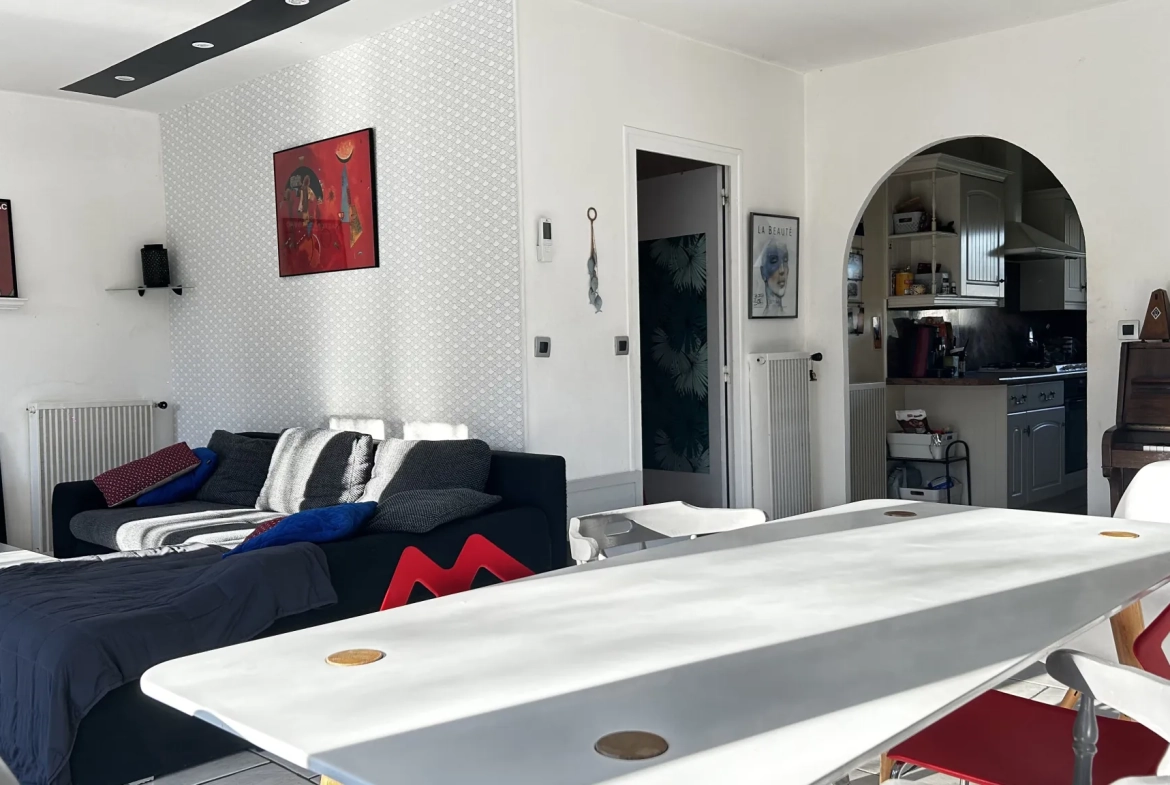 Maison de plain-pied avec piscine à Bessines proche du centre-ville 