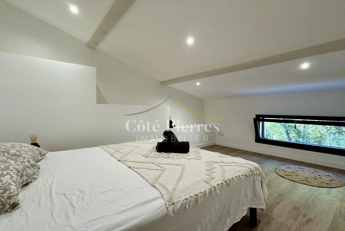 Superbe mazet à Nîmes avec terrain boisé de 1400 m² - Idéal pied-à-terre ou location saisonnière 
