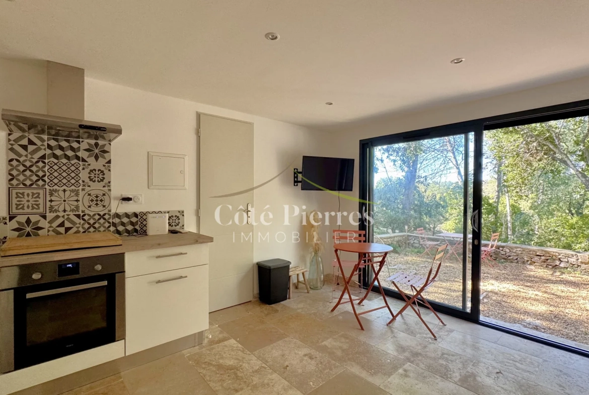 Superbe mazet à Nîmes avec terrain boisé de 1400 m² - Idéal pied-à-terre ou location saisonnière 