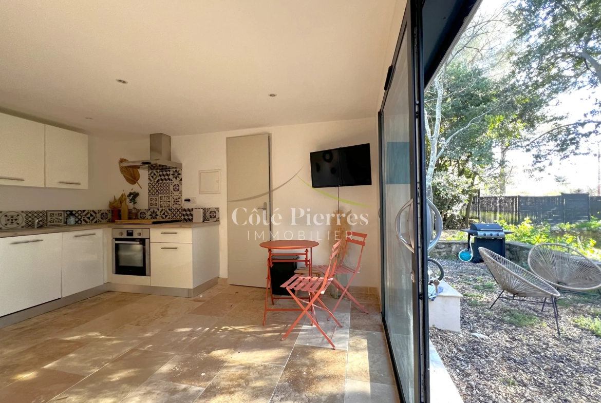 Superbe mazet à Nîmes avec terrain boisé de 1400 m² - Idéal pied-à-terre ou location saisonnière 