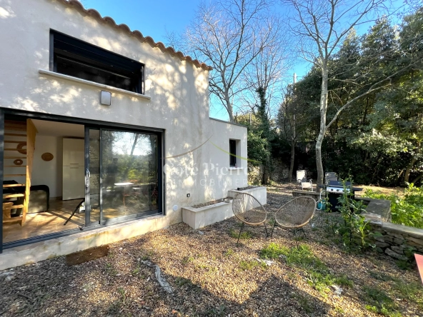 Superbe mazet à Nîmes avec terrain boisé de 1400 m² - Idéal pied-à-terre ou location saisonnière