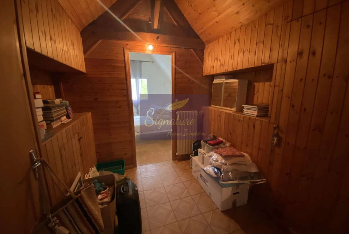Maison à vendre à Change avec terrain de 4200 m², garage, bureau et cheminée 