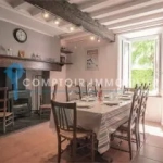 Maison de village rénovée de 139 m² avec terrain plat et vue montagne à Boutx