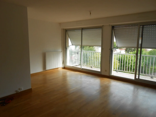 Appartement T2 avec Balcon et Parking au Centre de Niort - 55m² 
