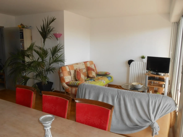Appartement T2 avec Balcon et Parking au Centre de Niort - 55m² 