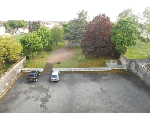 Appartement T2 avec Balcon et Parking au Centre de Niort - 55m²