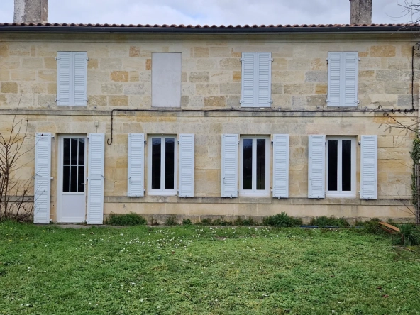 Belle maison en pierre à Macau à 20 km de Bordeaux à rénover