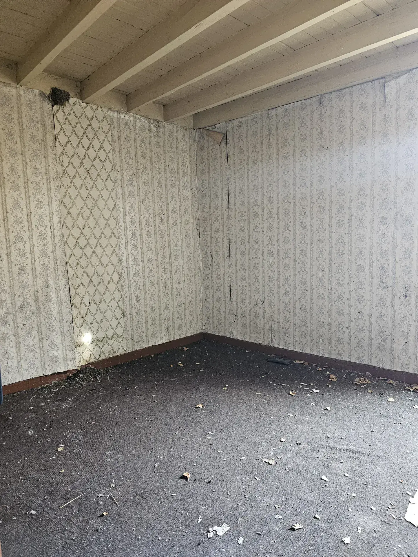 Maison à rénover de 200 m² à Vicq avec grands volumes et terrain à aménager 