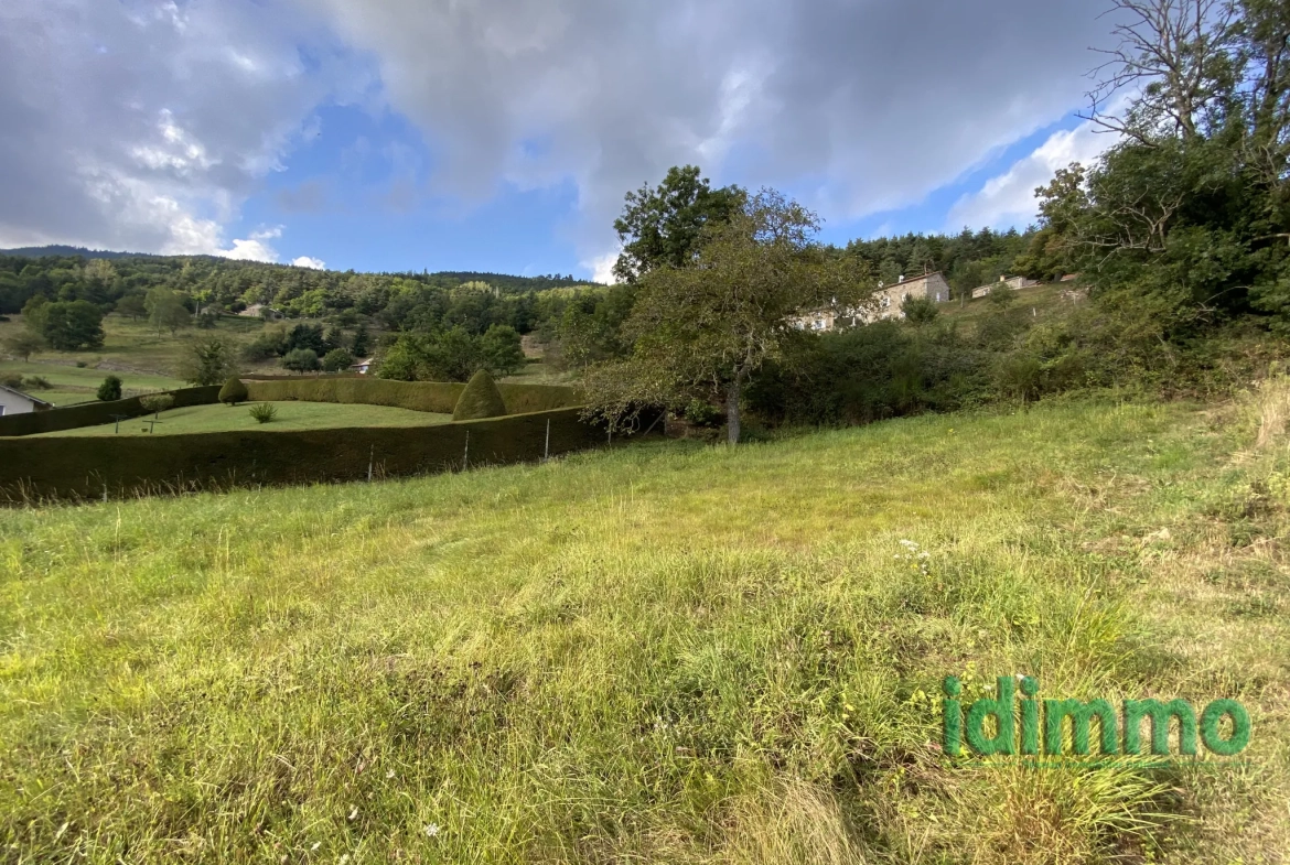 Terrain de 1752 m² à Vanosc avec vue, proche du village 