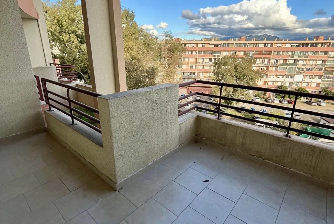 Appartement F2 rénové avec terrasse à Ajaccio - 46 m² 